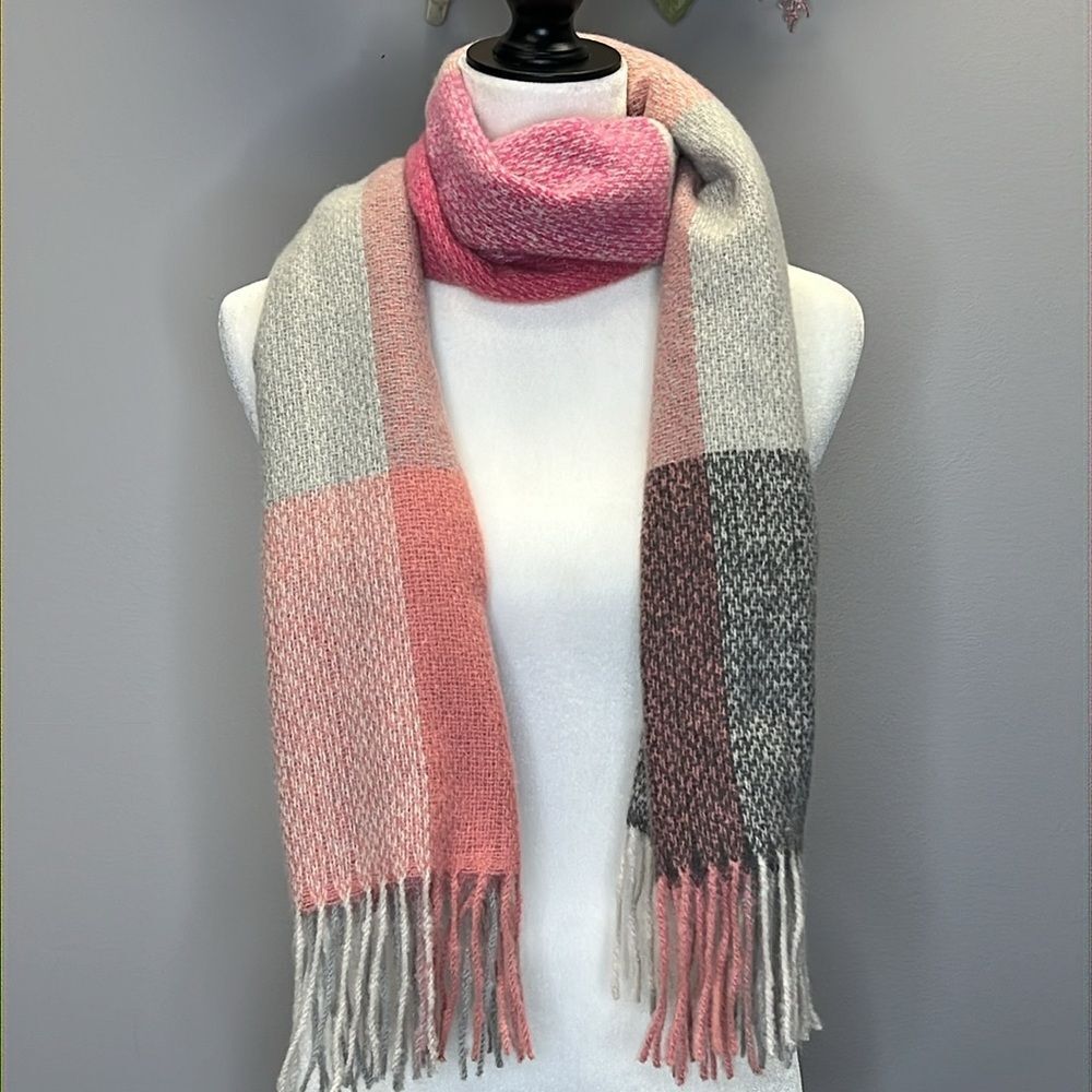 KIT Scarf 68x23 Gray Salmon Pink Peach Dark Pink Color Block with Fringe